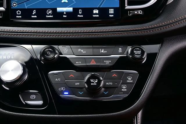 2026 Chrysler Pacifica Pinnacle AWD