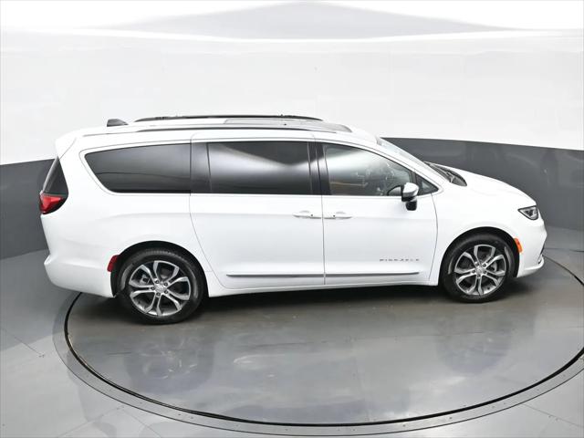 2026 Chrysler Pacifica Pinnacle AWD
