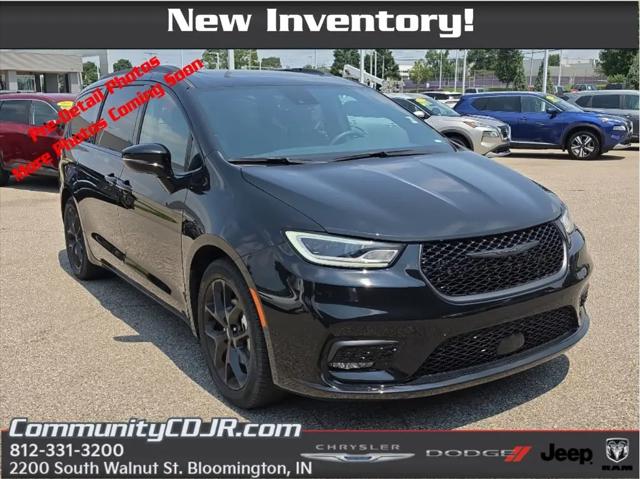 2025 Chrysler Pacifica Limited for sale in Bloomington, IN