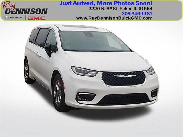 2024 Chrysler Pacifica Limited for sale in Pekin, IL