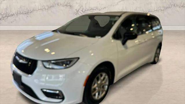 2024 Chrysler Pacifica Touring L for sale in Inglewood, CA