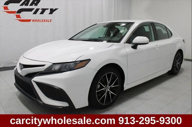 2021 Toyota Camry SE for sale in Shawnee, KS