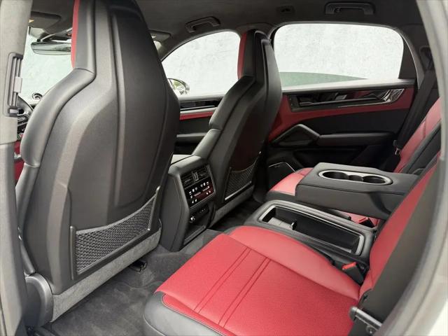 2024 Porsche Cayenne Turbo GT