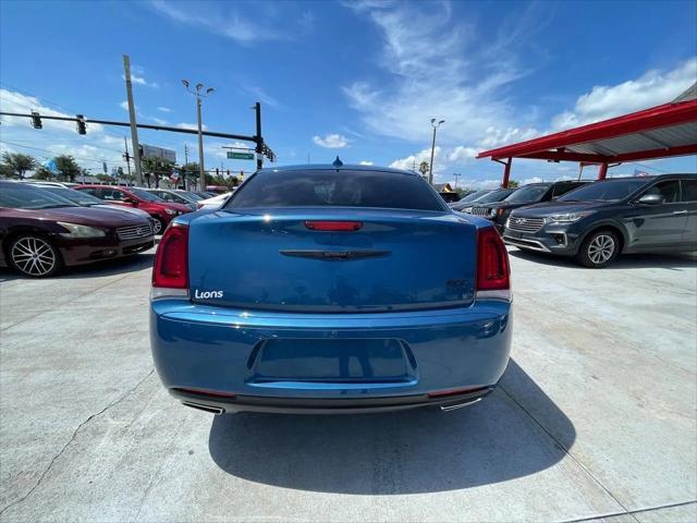 2023 Chrysler 300 Touring