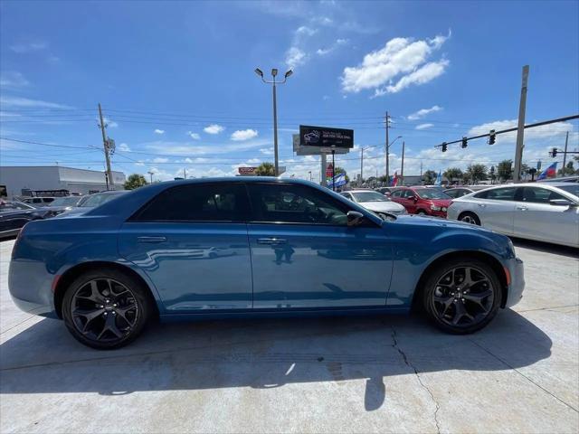 2023 Chrysler 300 Touring