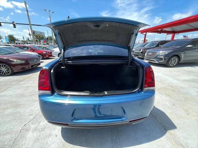 2023 Chrysler 300 Touring