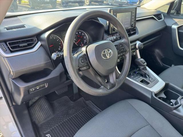 2020 Toyota RAV4 LE 2020 Toyota RAV4 LE