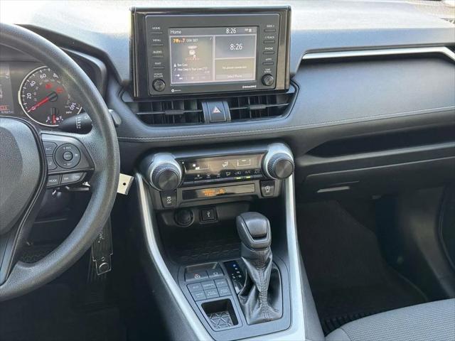 2020 Toyota RAV4 LE 2020 Toyota RAV4 LE