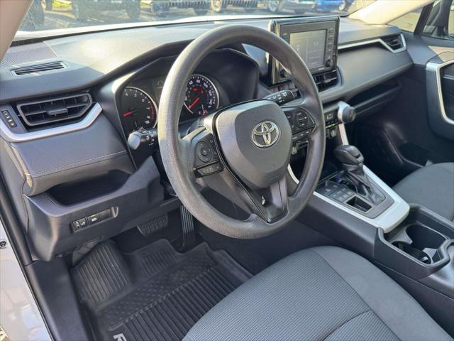 2020 Toyota RAV4 LE 2020 Toyota RAV4 LE