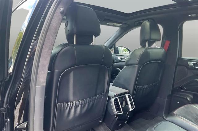 2016 Porsche Cayenne GTS