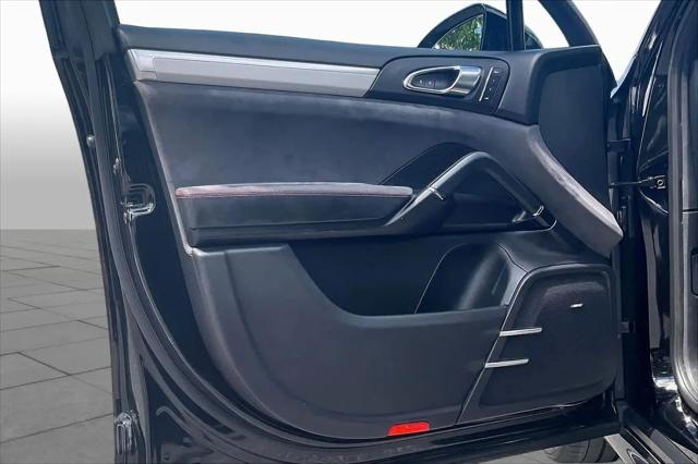 2016 Porsche Cayenne GTS