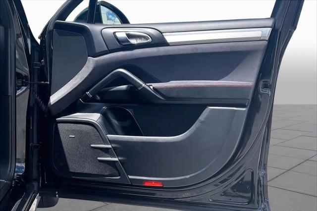 2016 Porsche Cayenne GTS