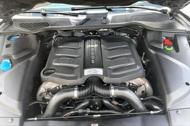 2016 Porsche Cayenne GTS
