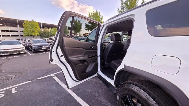 2023 GMC Acadia AWD AT4