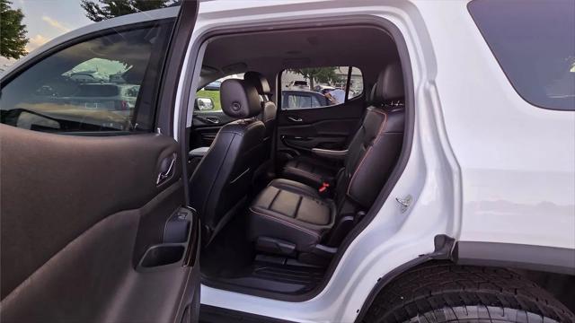 2023 GMC Acadia AWD AT4