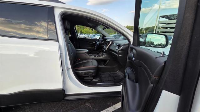 2023 GMC Acadia AWD AT4