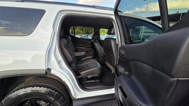 2023 GMC Acadia AWD AT4