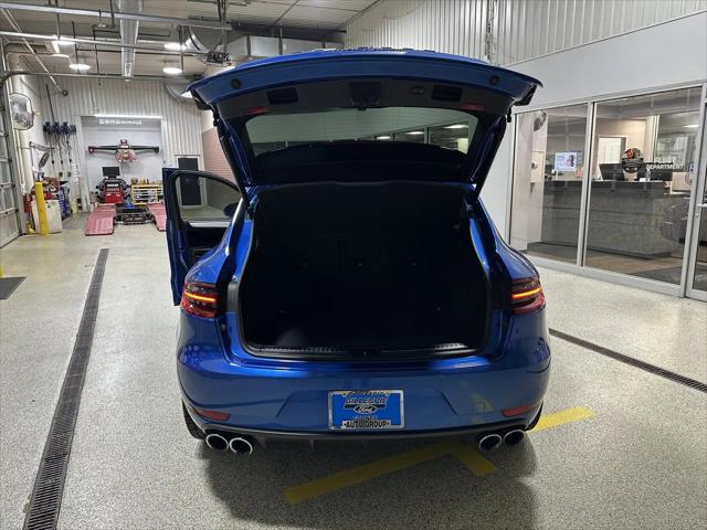 2016 Porsche Macan Turbo