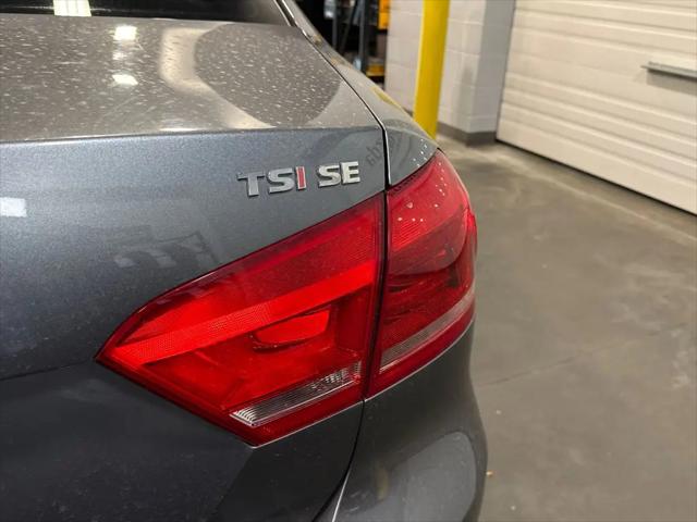 2014 Volkswagen Passat 1.8T SE