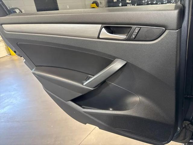2014 Volkswagen Passat 1.8T SE