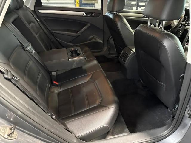 2014 Volkswagen Passat 1.8T SE