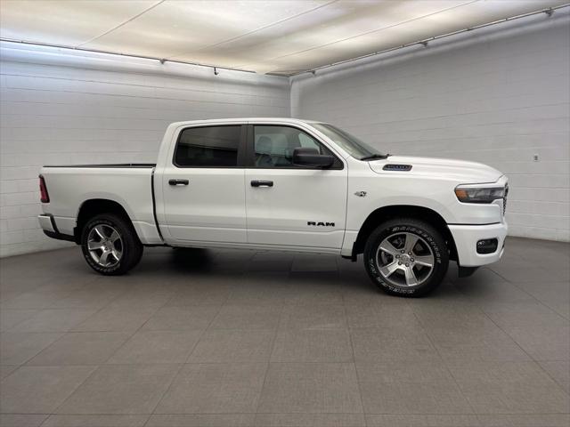 2026 RAM Ram 1500 RAM 1500 EXPRESS CREW CAB 4X4 57 BOX 2026 RAM Ram 1500 RAM 1500 EXPRESS CREW CAB 4X4 57 BOX