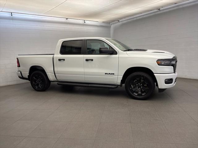 2026 RAM Ram 1500 RAM 1500 EXPRESS CREW CAB 4X4 57 BOX