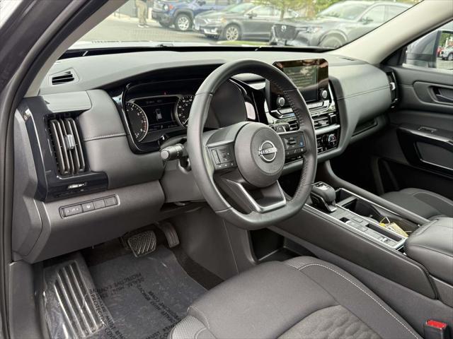 2024 Nissan Pathfinder SV FWD 2024 Nissan Pathfinder SV FWD