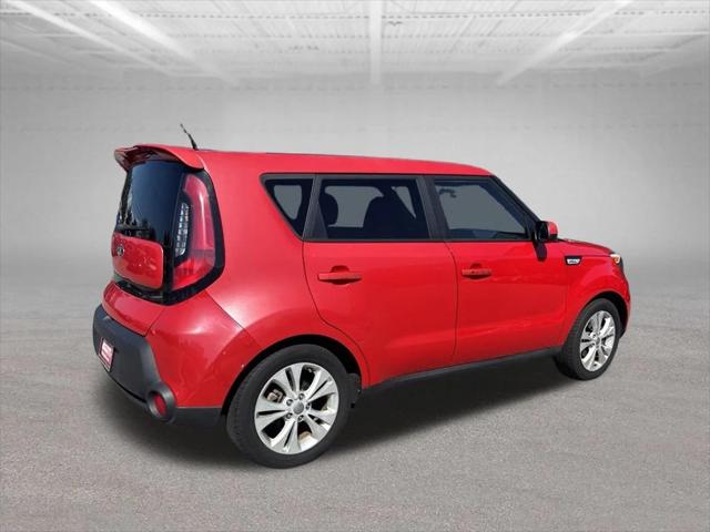 2015 Kia Soul + 2015 Kia Soul +