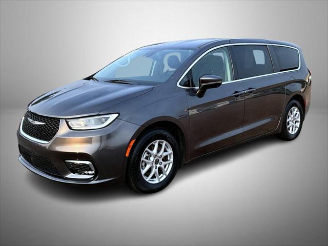 2023 Chrysler Pacifica Touring L for sale in Sioux City, IA