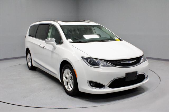 2020 Chrysler Pacifica Limited for sale in Groveport, OH