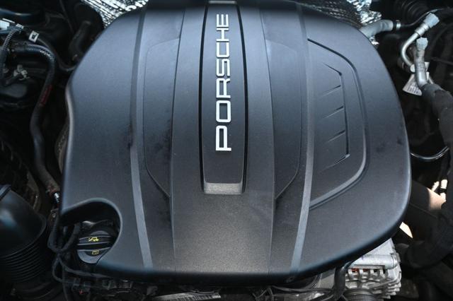 2020 Porsche Macan Base