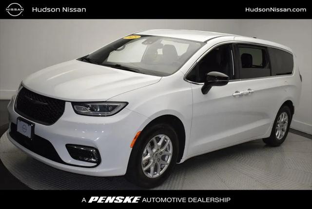 2025 Chrysler Pacifica Select for sale in Jersey City, NJ
