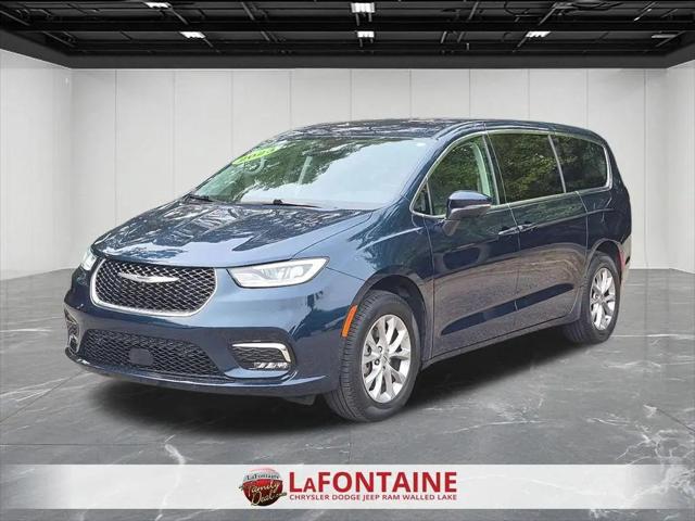 2023 Chrysler Pacifica Touring L AWD for sale in Walled Lake, MI