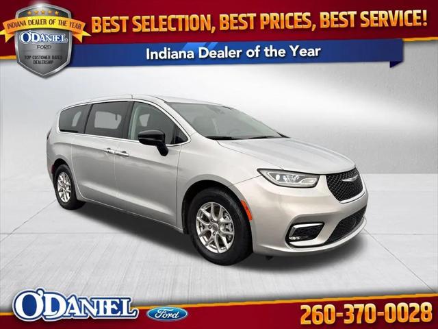 2024 Chrysler Pacifica Touring L for sale in New Haven, IN