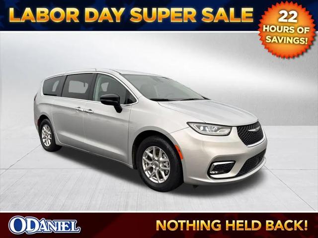 2024 Chrysler Pacifica Touring L for sale in New Haven, IN