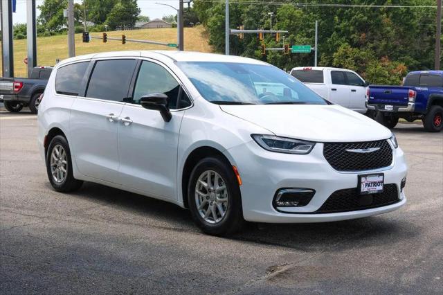 2025 Chrysler Pacifica Select for sale in Bartlesville, OK