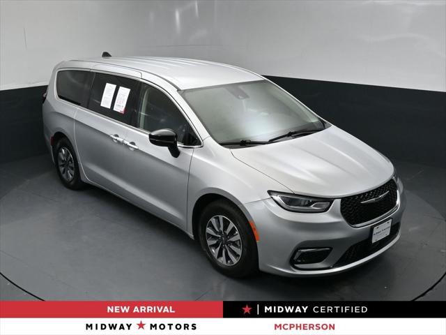2024 Chrysler Pacifica Hybrid Select for sale in McPherson, KS