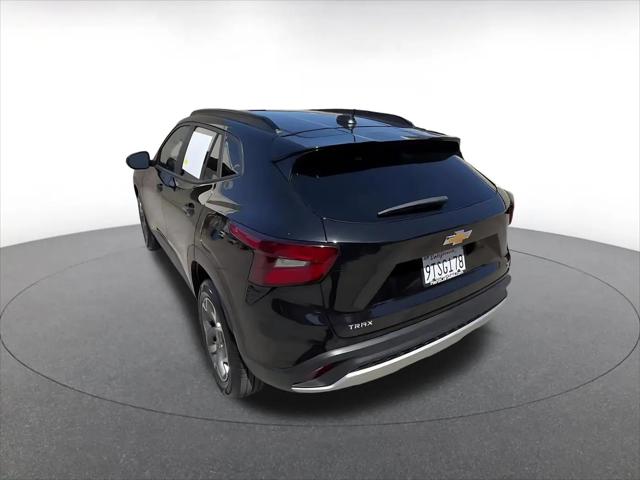 2025 Chevrolet Trax FWD LT