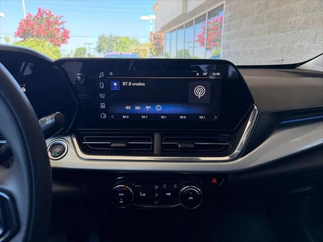 2025 Chevrolet Trax FWD LT