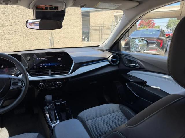2025 Chevrolet Trax FWD LT