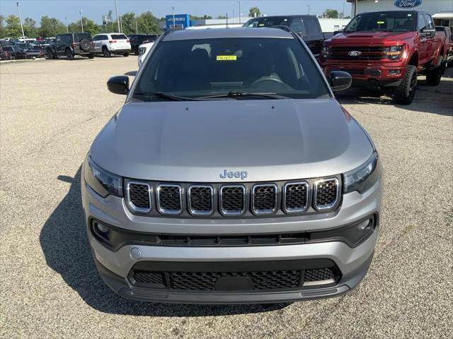 2023 Jeep Compass Latitude Lux FWD