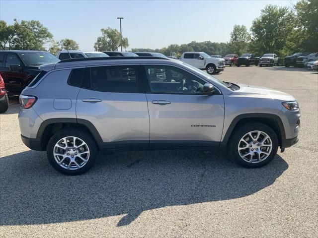 2023 Jeep Compass Latitude Lux FWD