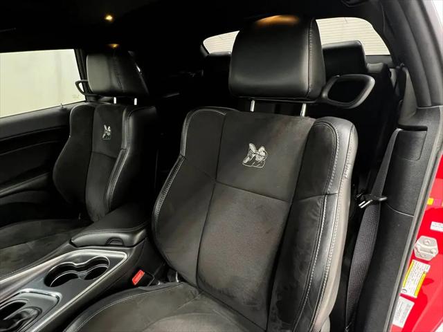 2016 Dodge Challenger 392 Hemi Scat Pack Shaker