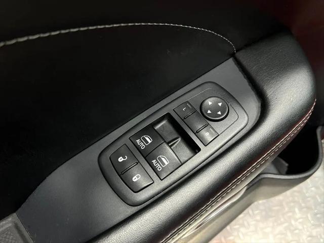 2016 Dodge Challenger 392 Hemi Scat Pack Shaker