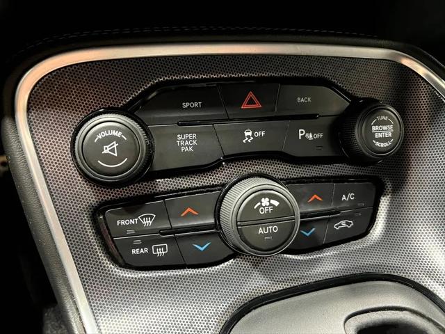 2016 Dodge Challenger 392 Hemi Scat Pack Shaker