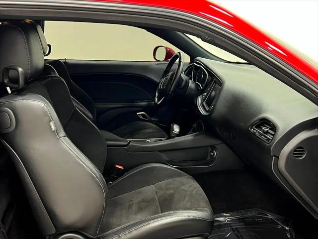 2016 Dodge Challenger 392 Hemi Scat Pack Shaker