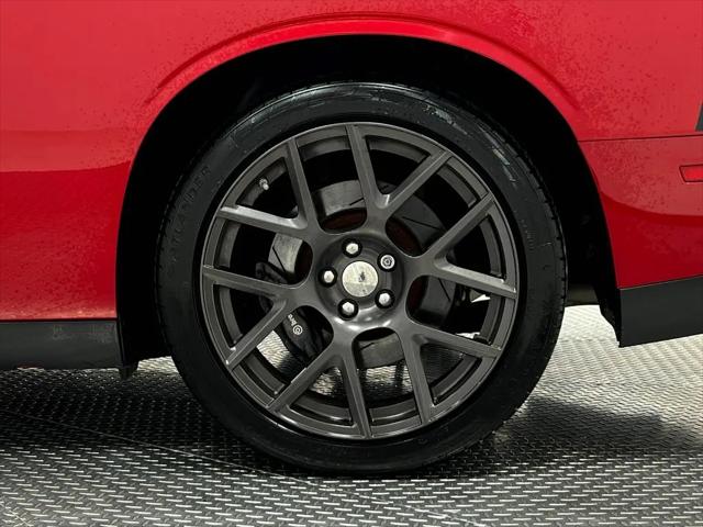 2016 Dodge Challenger 392 Hemi Scat Pack Shaker