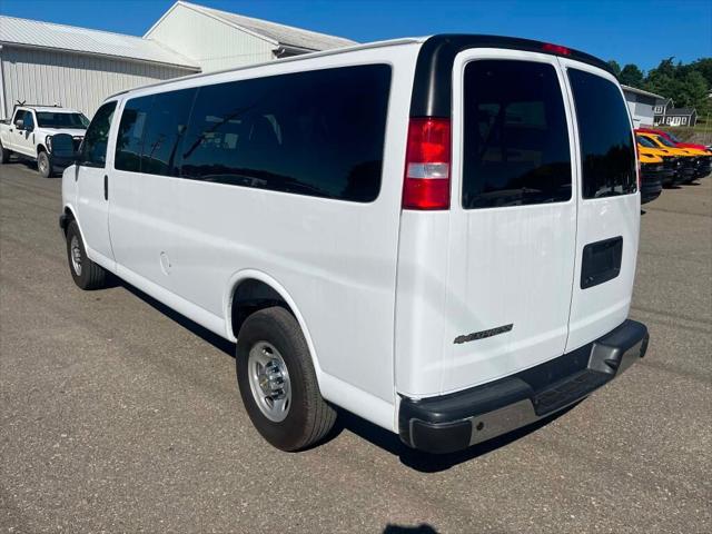 2025 Chevrolet Express Passenger RWD 3500 Extended Wheelbase LT