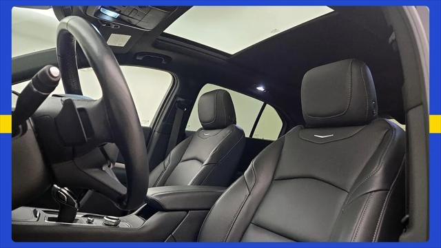 2023 Cadillac XT4 AWD Premium Luxury
